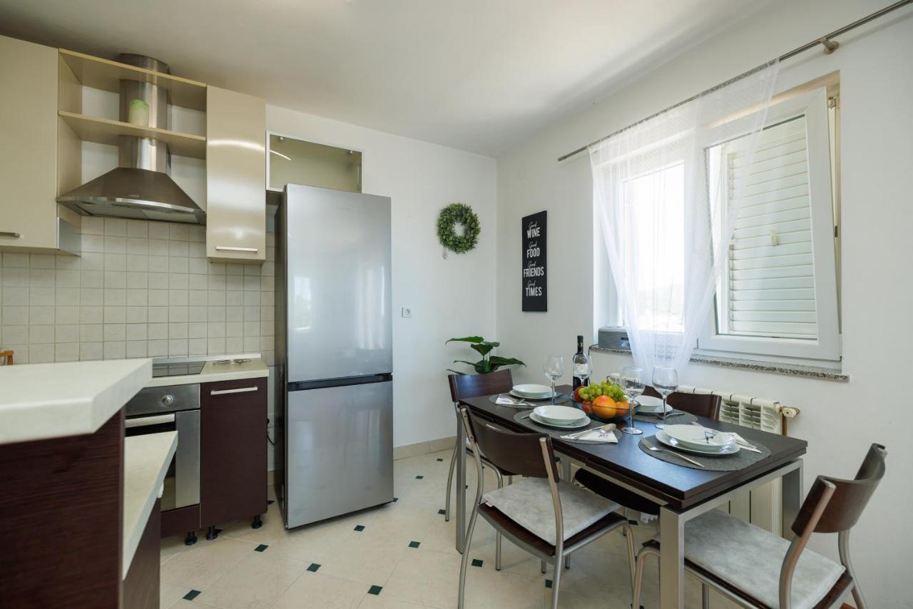 Apartman La Vista E' Bella Kornić Buitenkant foto